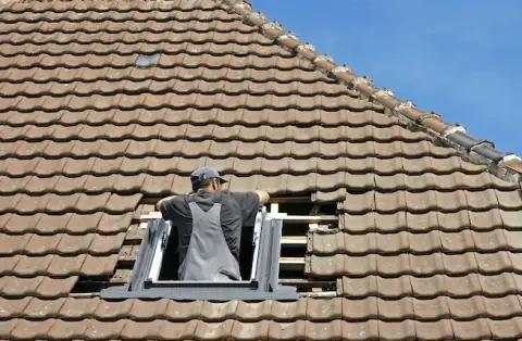 Pose de velux - Blanquefort sur Briolance